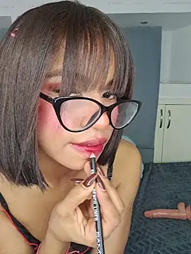 Czat XXX na żywo – Lucy_Em
