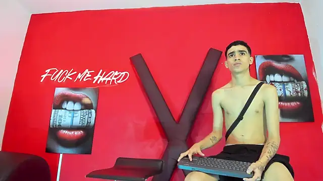 TWINKS_BOYSX élő XXX-chatje