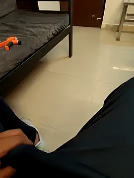 MrgigoloNCRRR9's Live XXX Chat