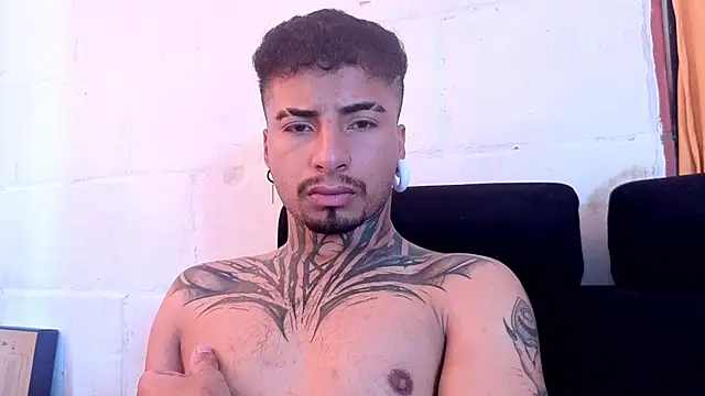Онлайн чат XXX JuanCamiilo_66