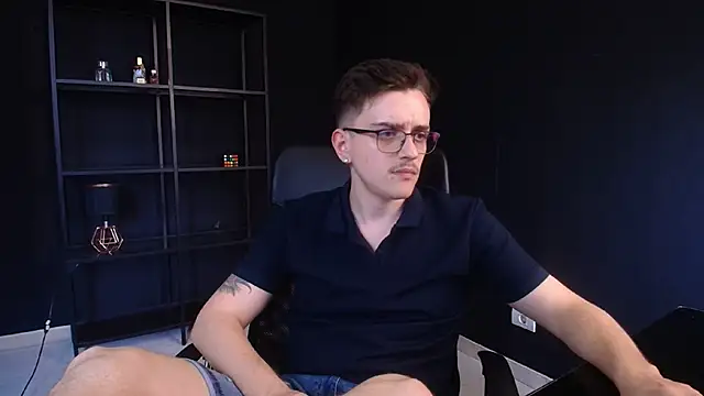 FelixStarkk's Live XXX Chat