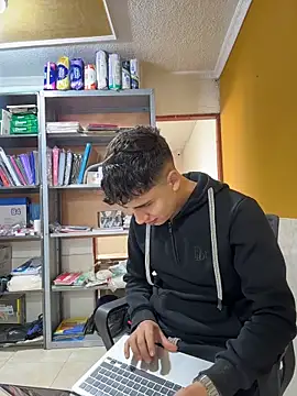 Chat XXX en directo de AdrianRinaldi