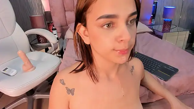 دردشة Emily_Flame الجنسية المباشرة