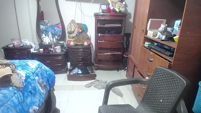 jazmin_mature_ Adlı Modelin Canlı XXX Sohbeti