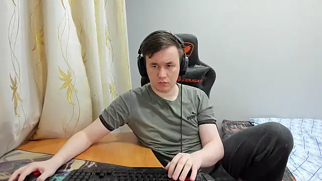 Pokazy przed kamerką – iliaskrislove