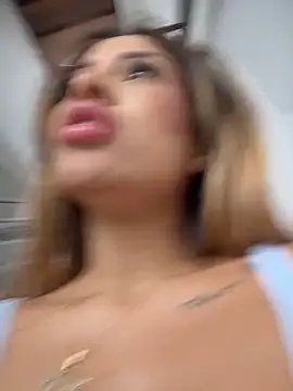 XXX chat uživo modela MystiqueXXX