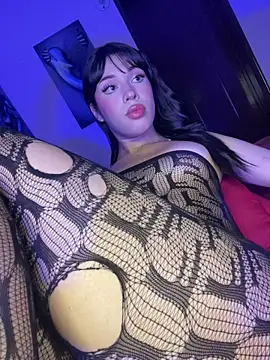 Pokazy przed kamerką – DollCamila