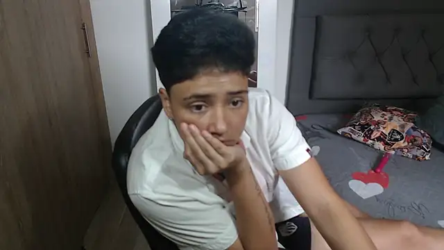 BlakeTaylor21's Live XXX Chat