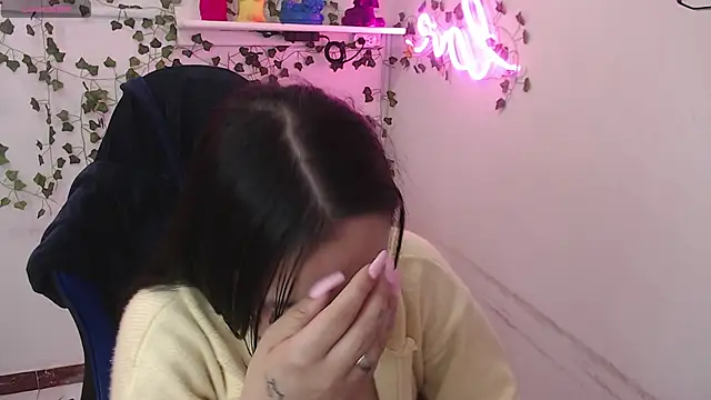 Chatroom XXX en direct de lola_star_01