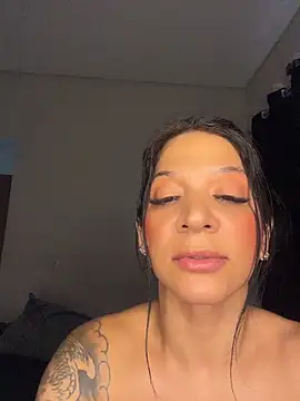 Show modela Biazinhabdsm na web-kameri