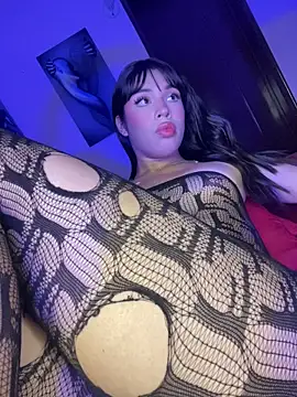 DollCamila: вебкам-шоу
