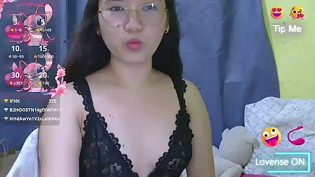 HornyAsian4uxx Pertunjukan Webcam