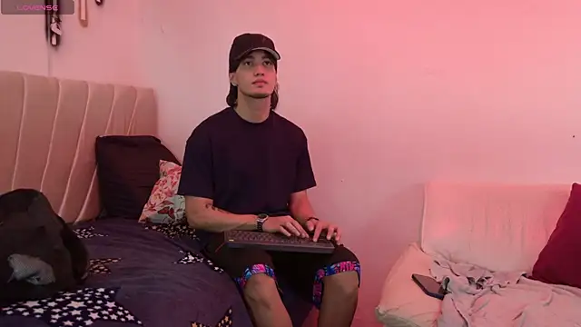 Chat +18 de sweetauracouple ao vivo