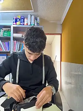 AdrianRinaldi Live XXX-Chat