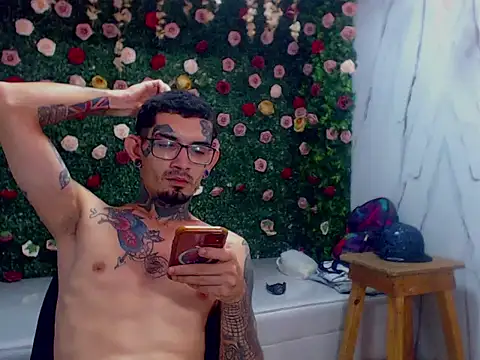 Boy_tatto77 Live XXX-Chat