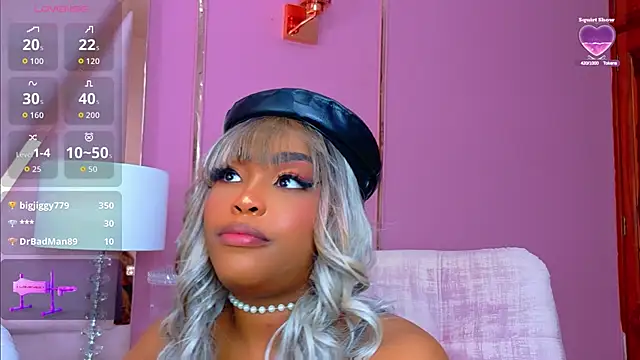 TiannahGlow's Live XXX Chat