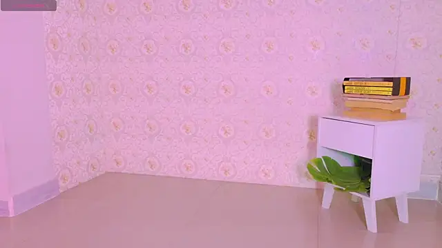 Mikavelvet08's Webcam Show