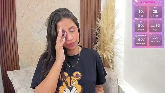 Atiena_'s Live XXX Chat