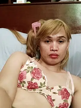 Show modela QueenSoreal na web-kameri