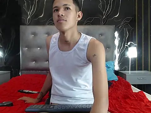 PhillipCox's Live XXX Chat