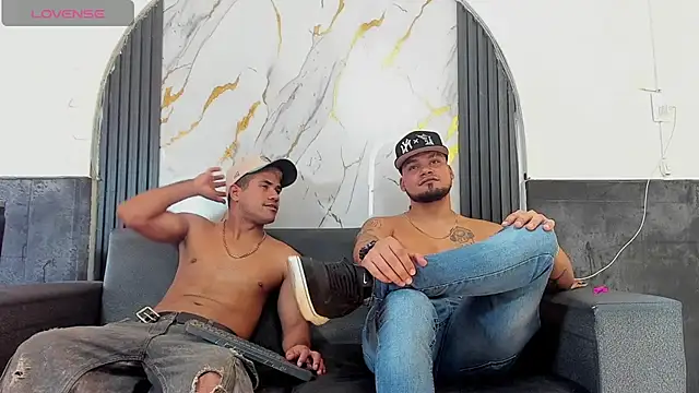 Chat XXX en directo de Latins_on_fire