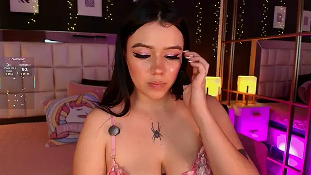 aria_bloomer's Live XXX Chat