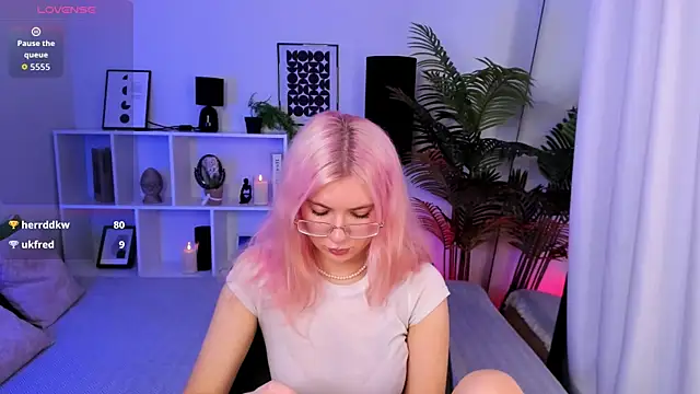 RoxySun_'s Live XXX Chat