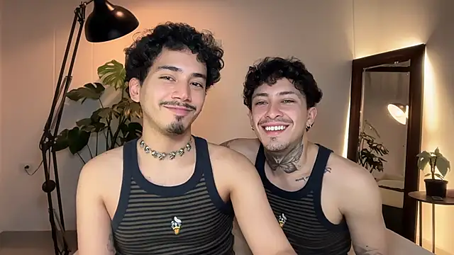 Czat XXX na żywo – Noah_and_Steven