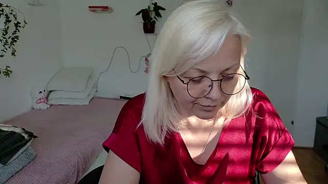 Linsy_Kim Adlı Modelin Canlı XXX Sohbeti