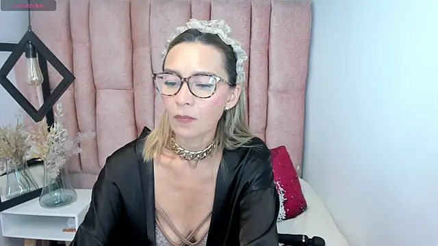 Issa_Milf__ Chat XXX live