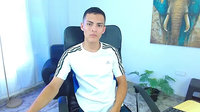 Matiius18's Webcam Show