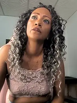 Chat +18 de Amaliu_ ao vivo
