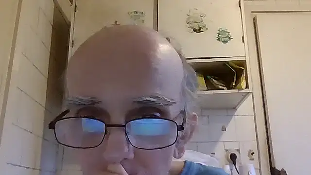 mariusica1@xh's Live XXX Chat