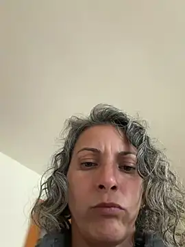 cumguzzler143's Webcam Show