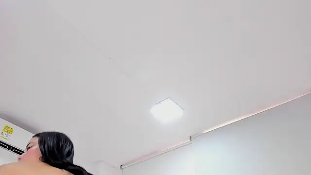 lesly_cuteeのライブXXXチャット