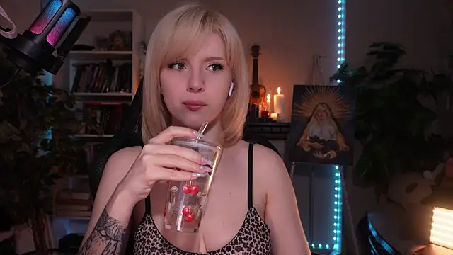 Chat +18 de Chriss_Fox ao vivo