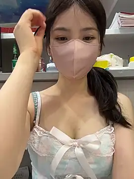 gougou13's Live XXX Chat