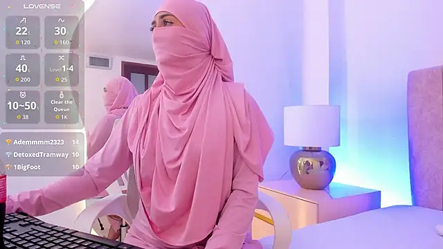 Czat XXX na żywo – DinaNoor