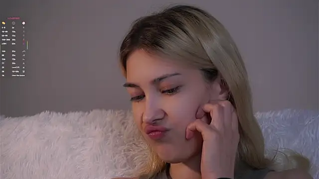 AngelicRice Adlı Modelin Canlı XXX Sohbeti