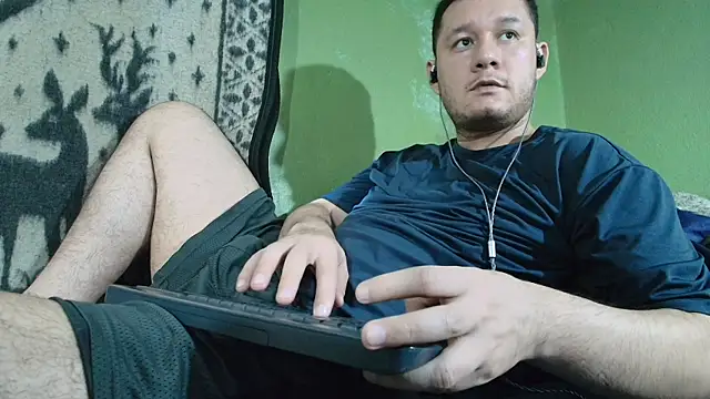 sweet_cock28 webkamerás műsora