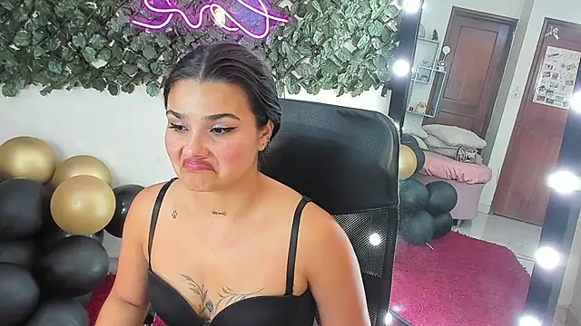 Chat +18 de DestinyHills ao vivo