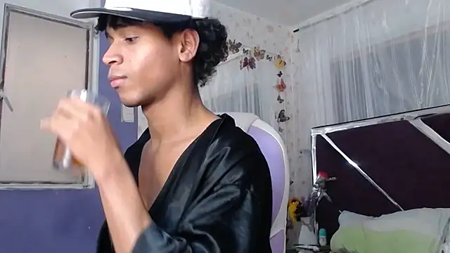 Santy_bigcock_01 Webcamshow