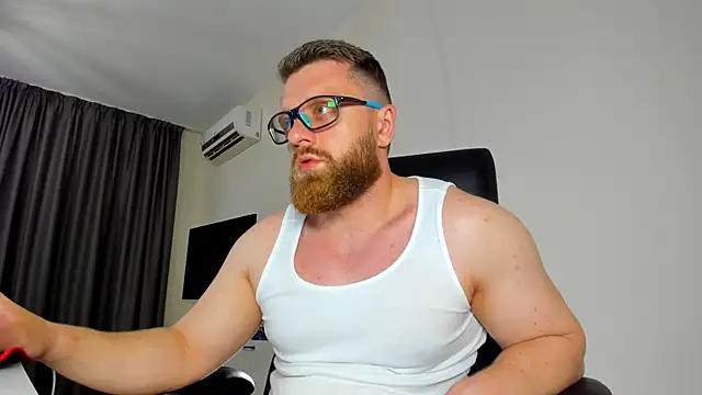Show modela Findom_guy na web-kameri