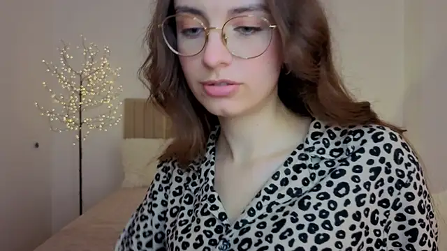 Real_cutie1n Webbikameraesitys