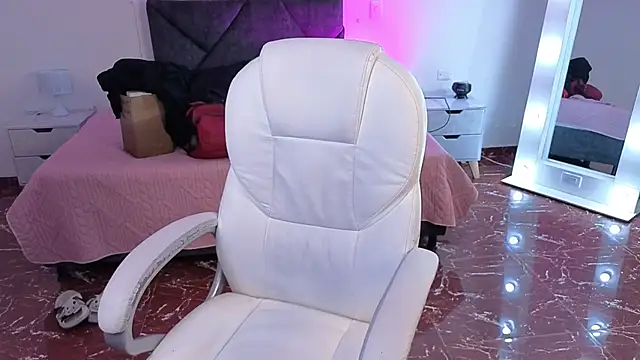 Živý XXX chat _sharlotte777