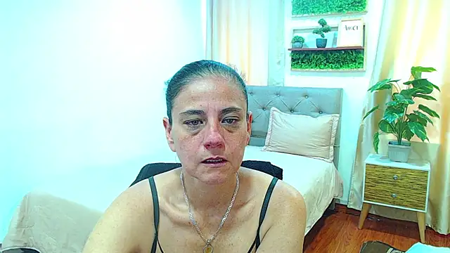 sasi_luna Adlı Modelin Canlı XXX Sohbeti