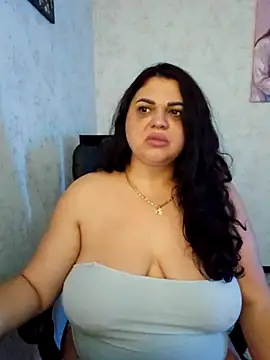 -CUTE-EVVIL- Adlı Modelin Canlı XXX Sohbeti