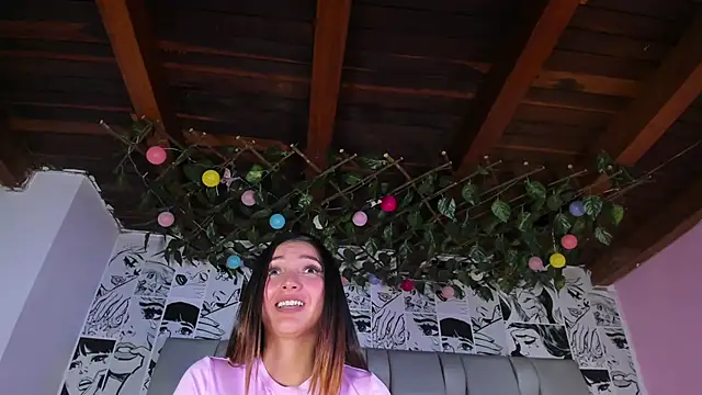 LucyRosse: απευθείας συνομιλία ΧΧΧ
