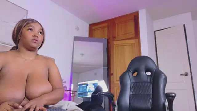victoria_withmore Webcam-Show