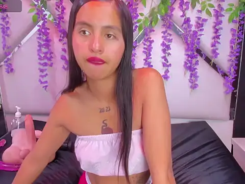 Chat XXX en directo de CloeMorenti_